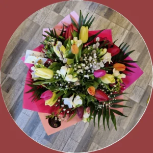 Buchet primavara cu frezii si lalele